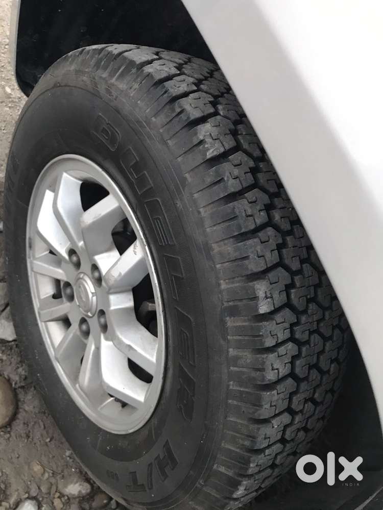 Mahindra Tuv 300 T8, 2016, Diesel