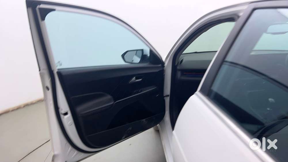 Hyundai Verna 1.5 Sx (o) Turbo Petrol Mt, 2023, Petrol