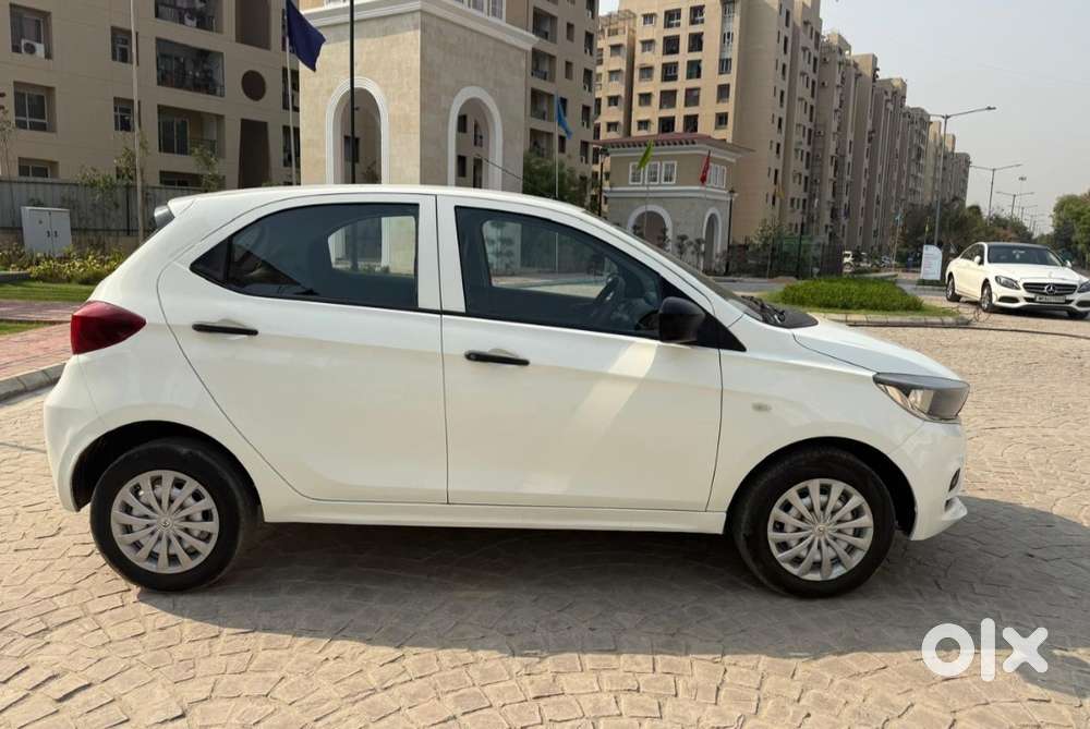 Tata Tigor, 2022, Petrol