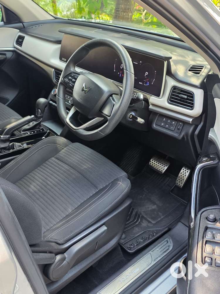 Mahindra Xuv700 2.2 Ax 5 Diesel At Str, 2022, Diesel