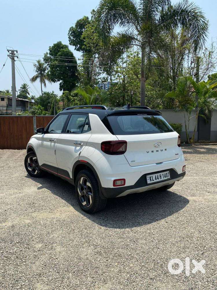 Hyundai Venue 1.0 Sx Plus Turbo Dct Dual Tone, 2022, Petrol