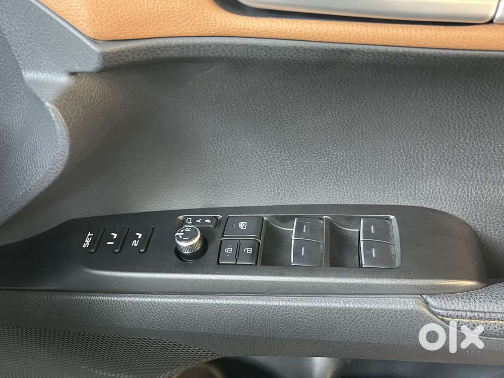 Toyota Camry Hybrid, 2025, Petrol