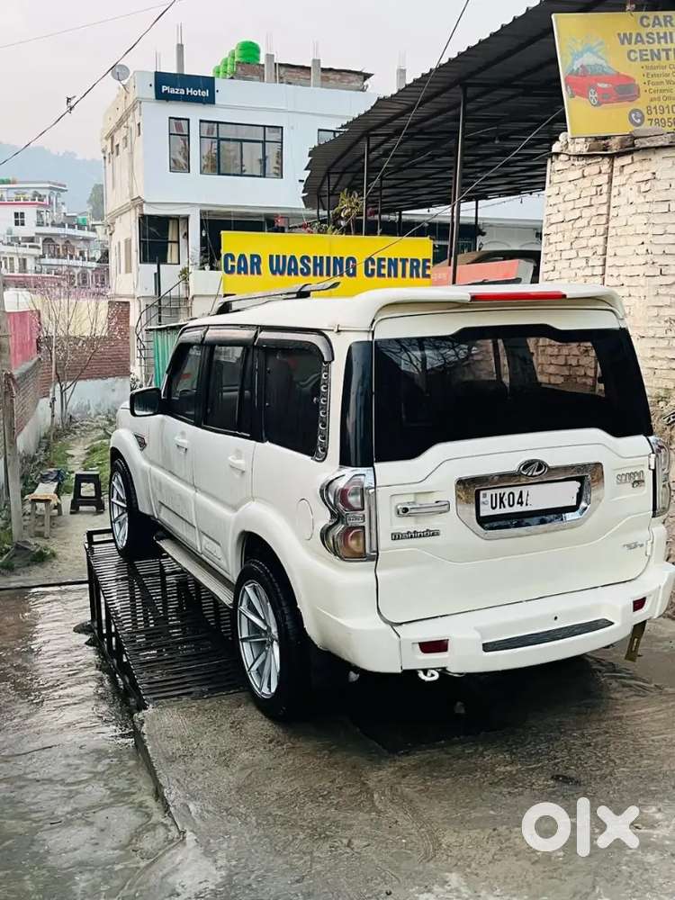 Mahindra Scorpio Classic 2016 Diesel 145000 Km Driven