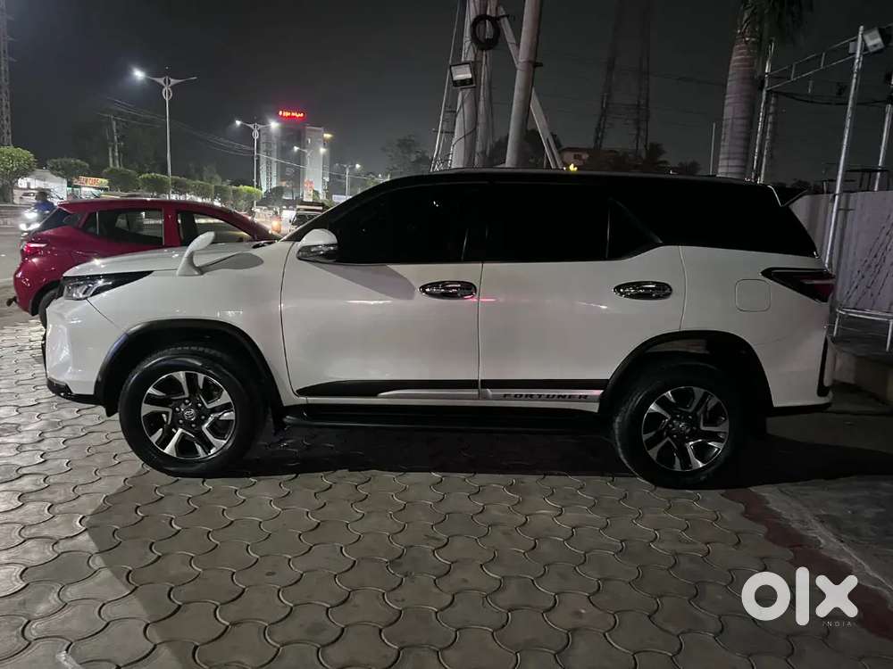 Toyota Fortuner Legender 2021