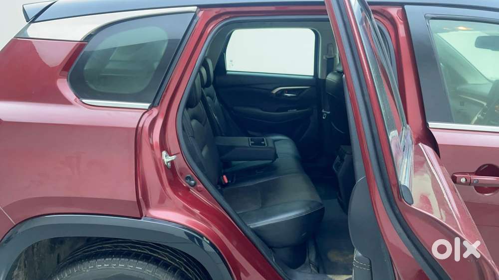 Maruti Suzuki Grand Vitara 1.5 Alpha Plus Intelligent Hybrid Ecvt, 2..