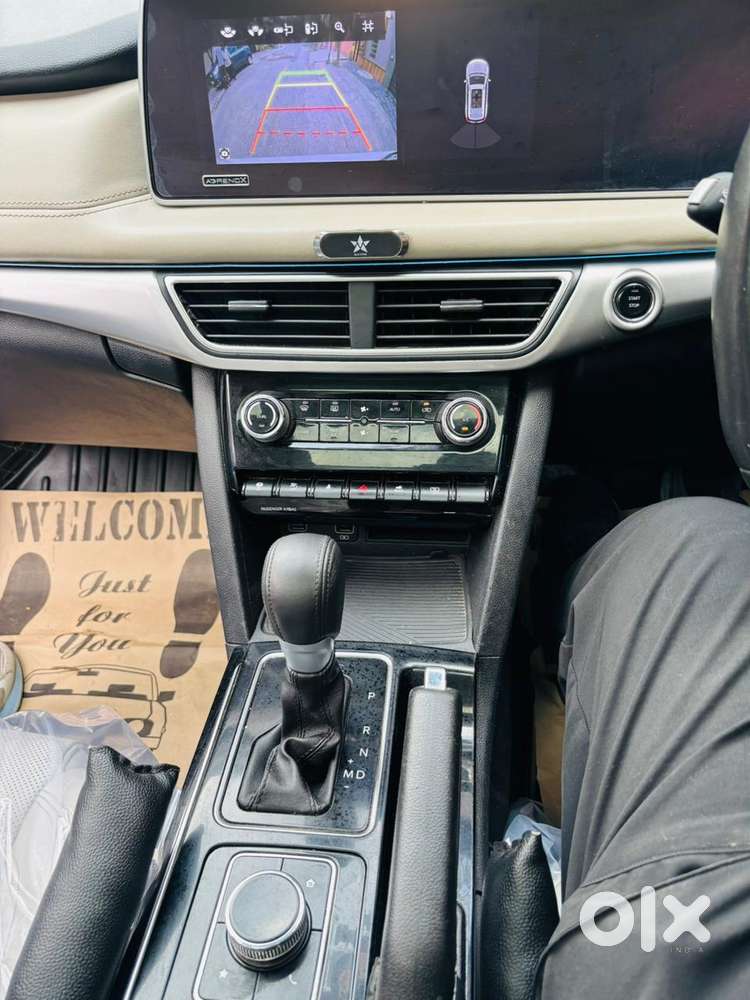 Mahindra Xuv700 2.0 Ax 7 Petrol At Str, 2021, Petrol