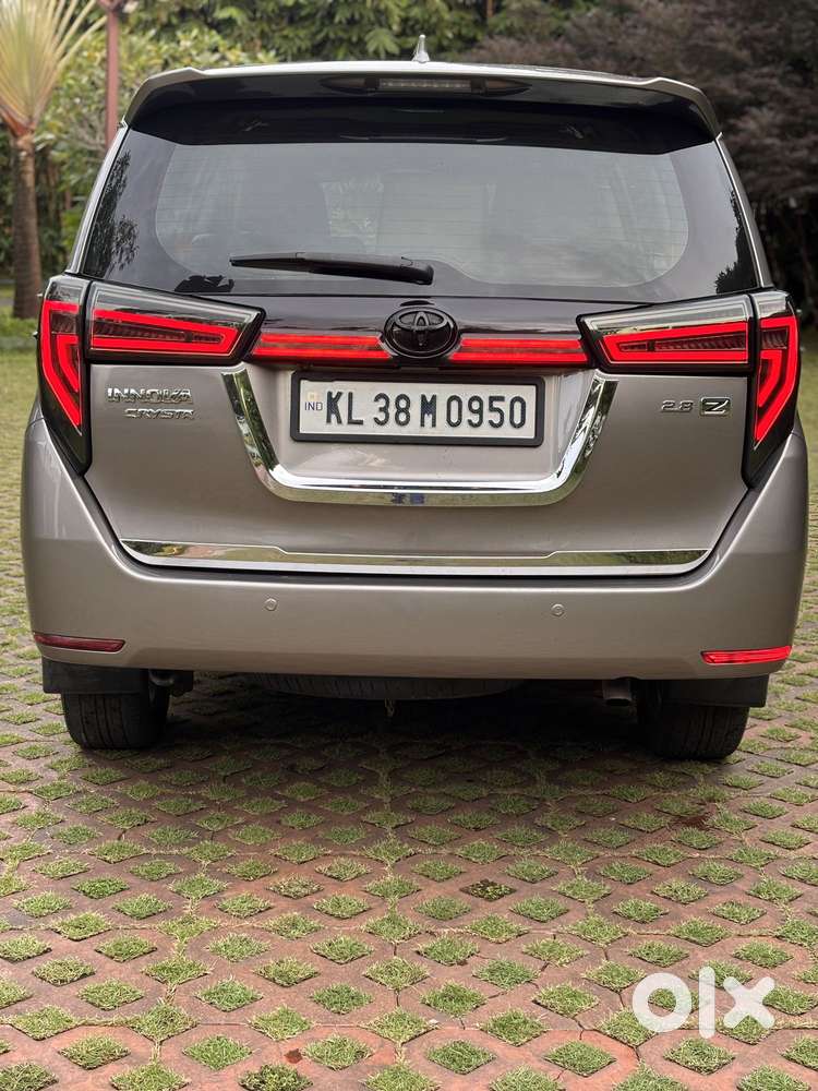 Toyota Innova Crysta 2.8z Automatic, 2016, Diesel