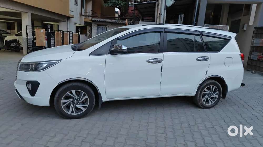 2022 Innova Crysta V Well Maintained Driven Only 91000kms