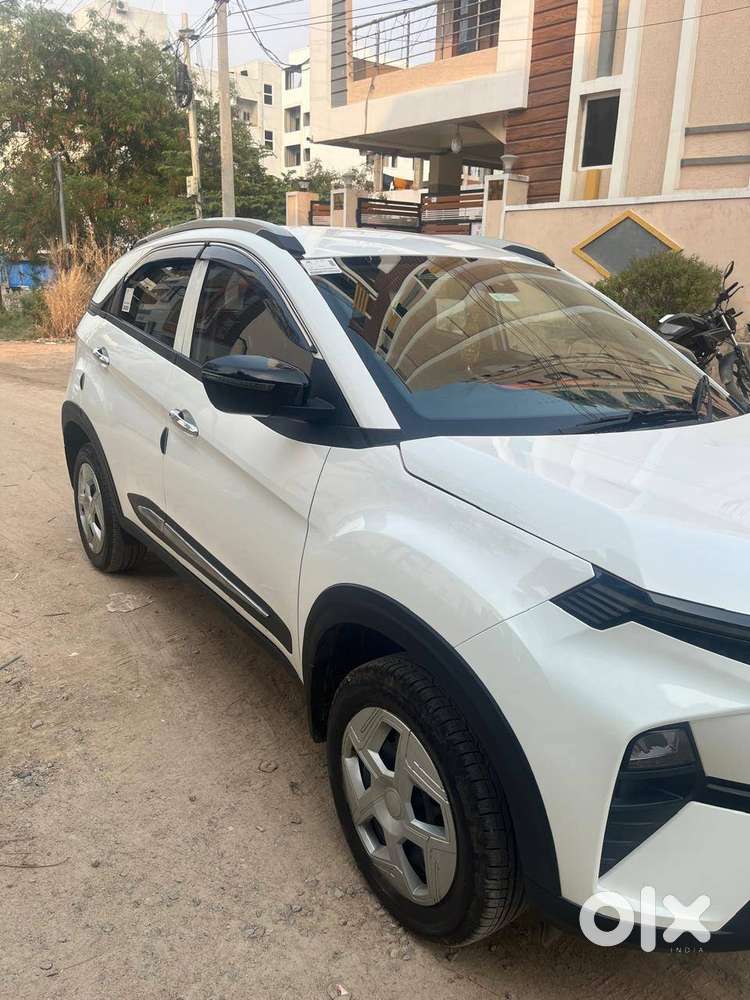 Tata Nexon Smart Plus Amt (2024) – Petrol  Excellent Condition