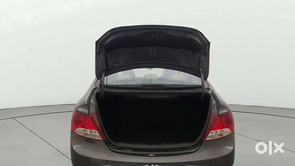 Hyundai Verna Fluidic 1.6 Vtvt Sx, 2013, Petrol