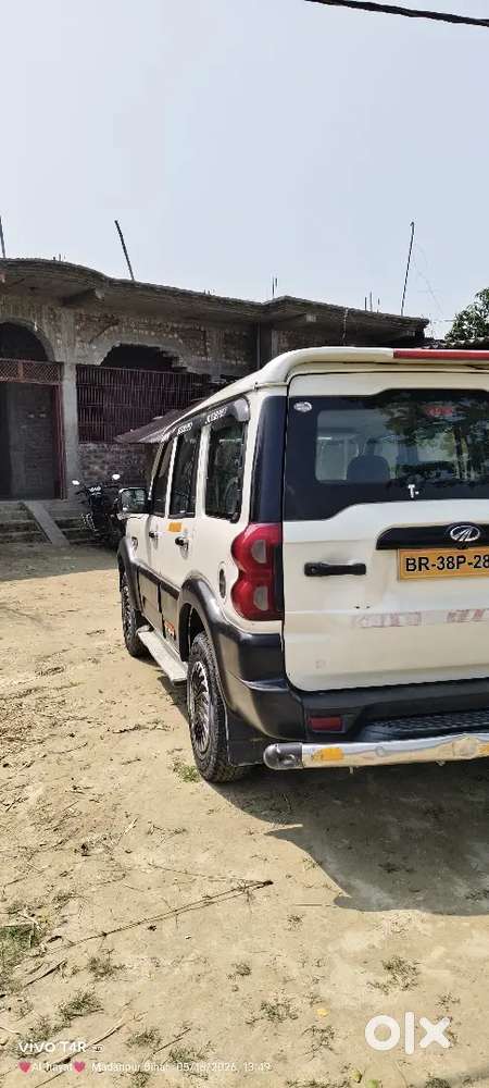 9 Seater Car And Genuine Km Drive With Service Record