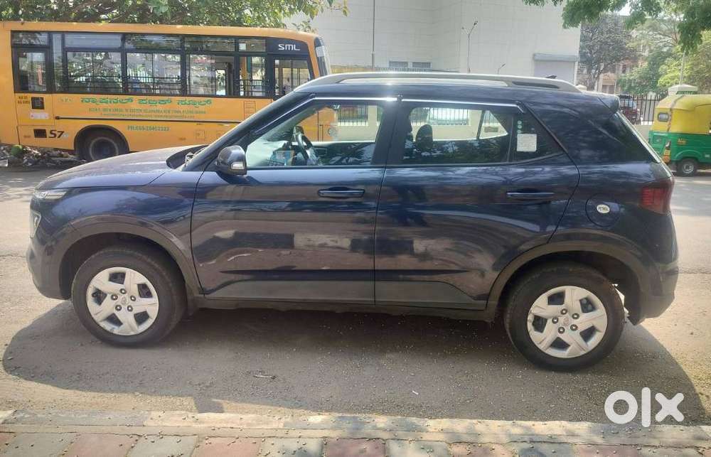 Hyundai Venue 1.2 S Plus, 2020, Petrol