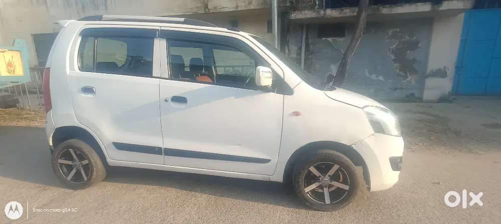 Maruti Suzuki Wagon R Lxi 2017 ,alloy Wheel Touch Screen Center Lock