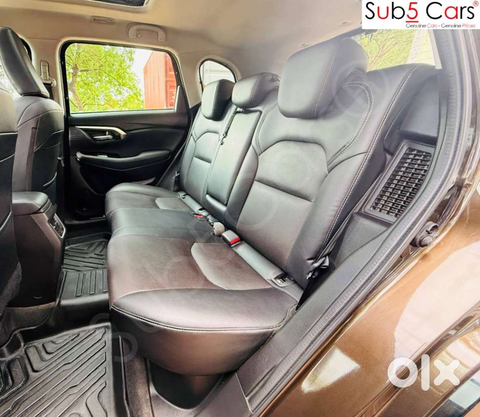 Maruti Suzuki Grand Vitara 1.5 Alpha Plus Intelligent Hybrid Ecvt, 2..