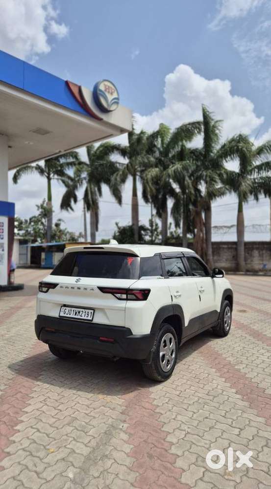 Maruti Suzuki Brezza 1.5 Lxi Smart Hybrid, 2023, Petrol