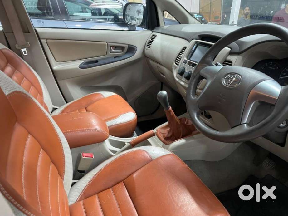 Toyota Innova 2.5 G (diesel) 8 Seater, 2014, Diesel