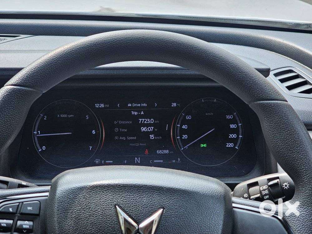 Mahindra Xuv700 2.2 Mx Diesel Mt 5 Str, 2022, Diesel