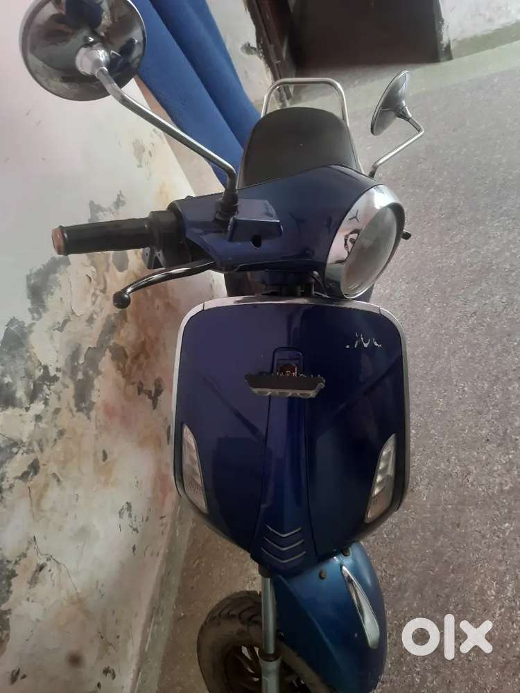 Condition Good No Scrch Gadi me koi kami nahi bhai meany problem hai