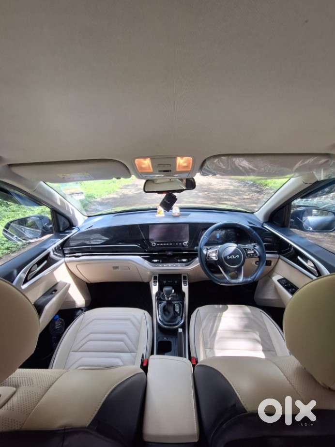 Kia Carens Luxury (o)1.5 Diesel At 7 Str, 2023