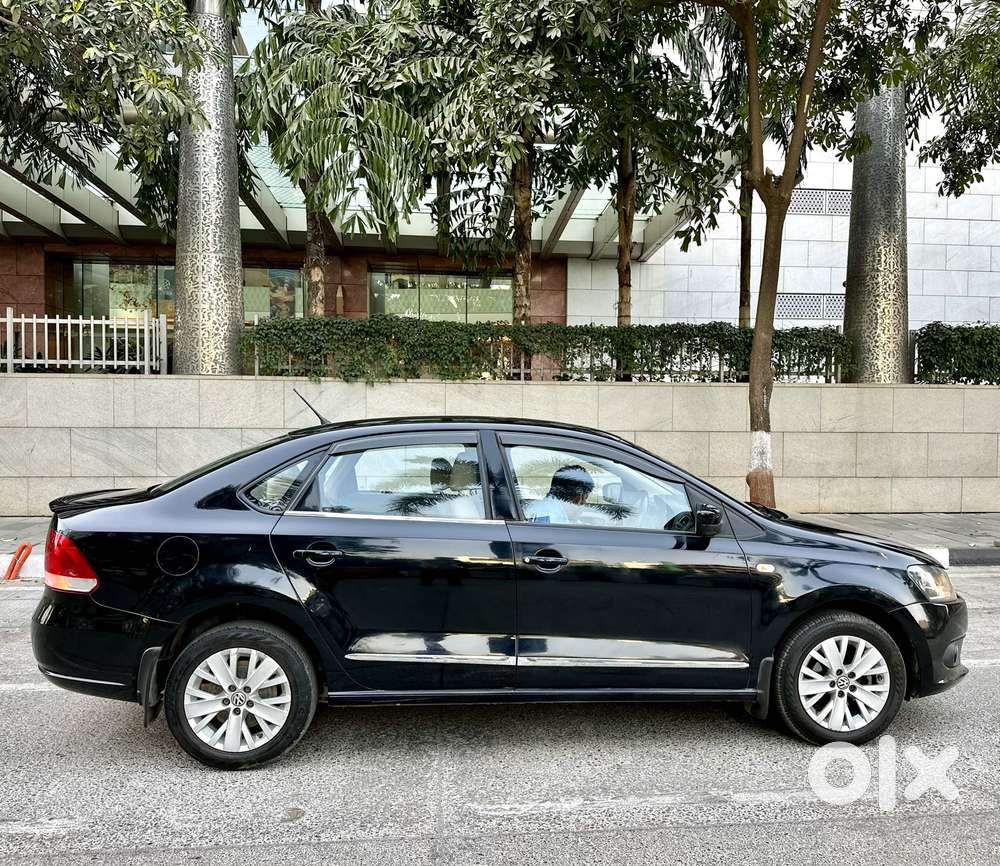 Volkswagen Vento 1.2 Tsi Highline Plus At, 2015, Petrol