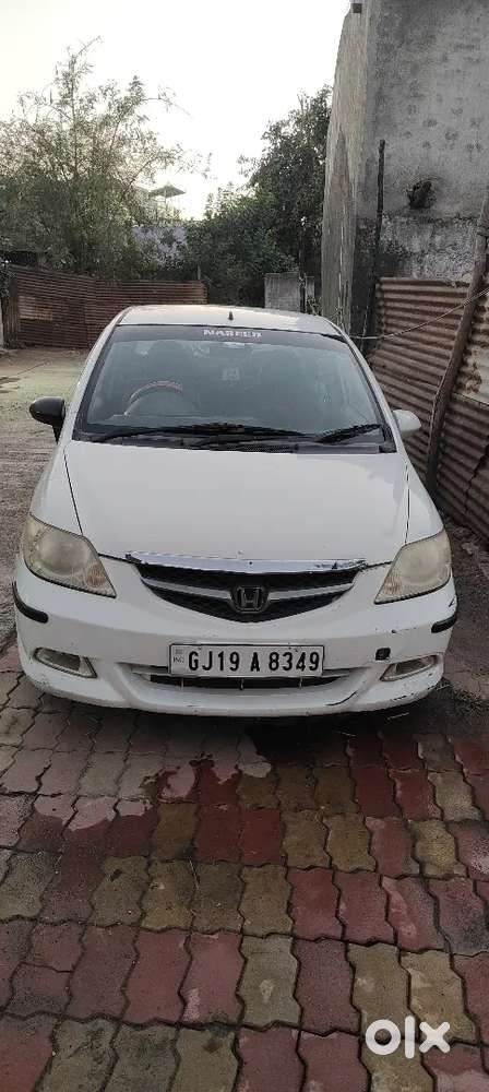 Honda City Zx 2006 Cng & Hybrids 125000 Km Driven