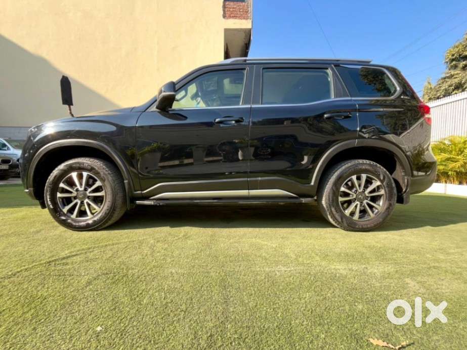 Mahindra Scorpio N Z8 Petrol Mt 7 Str, 2024, Petrol