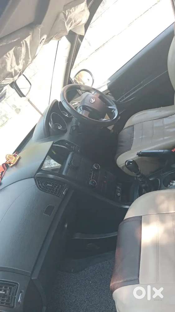 Mahindra Xuv500
(2019 December)  
Diesel 
Original Condition