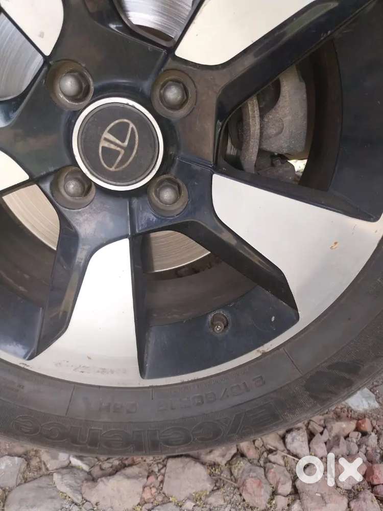 Tata Nexon 2017 Petrol 80000 Km Driven