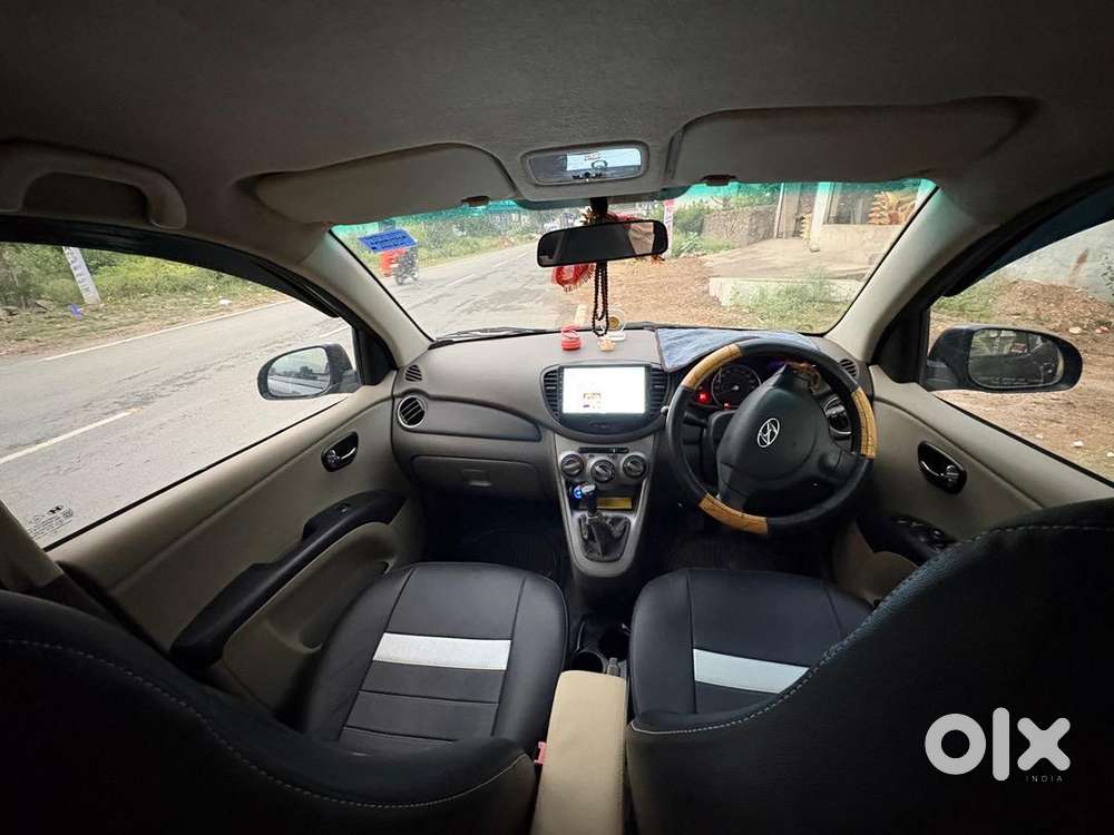 Hyundai I10 2011 Cng & Petrol Well Maintained