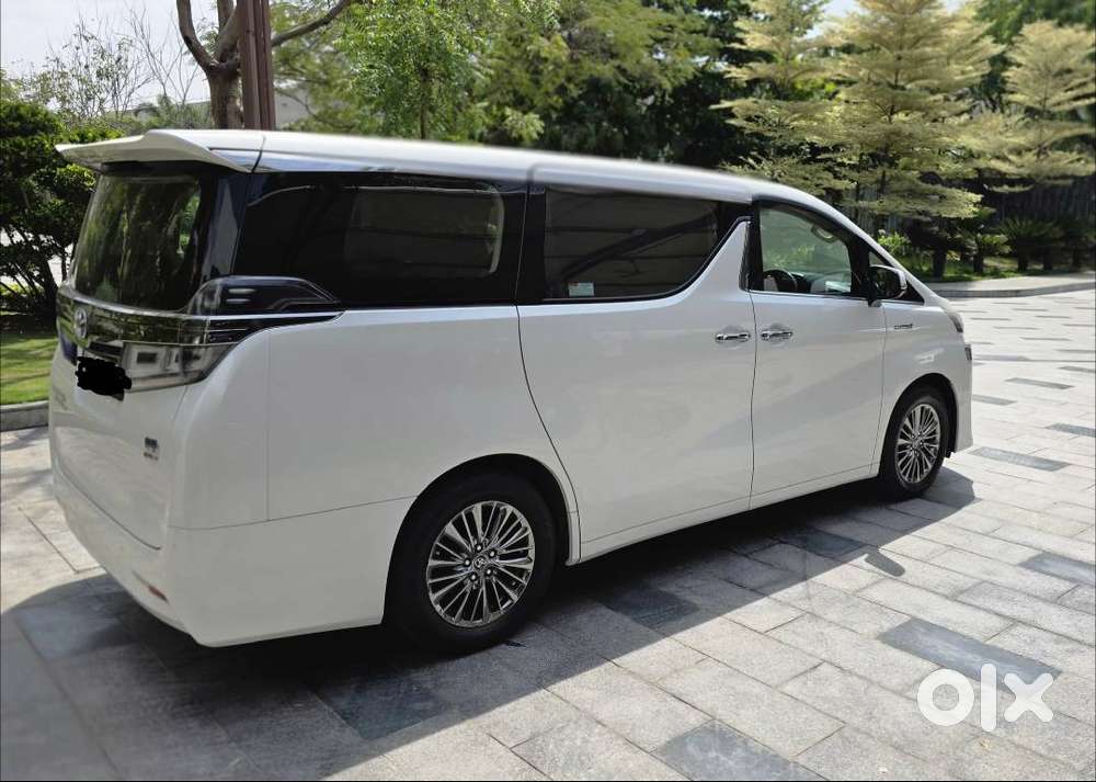 Toyota Velfire At Petrol (white)