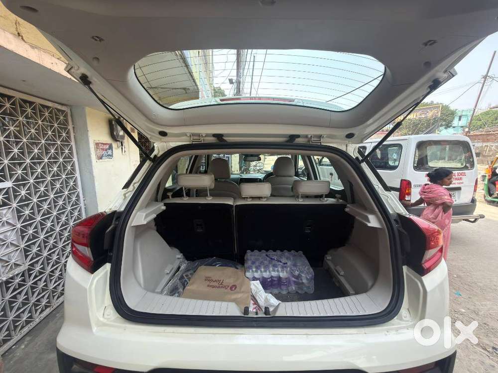 Xuv 300 W8 (o) , Petrol 2022 Model For Sale.