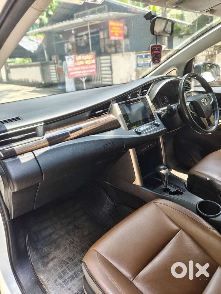 Toyota Innova Crysta 2.8z Automatic, 2016, Diesel