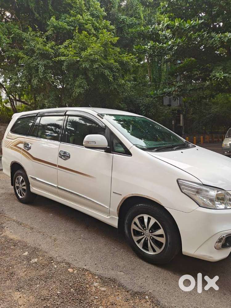 Toyota Innova 2.5 Zx Diesel 7 Seater Bsiii, 2015, Diesel