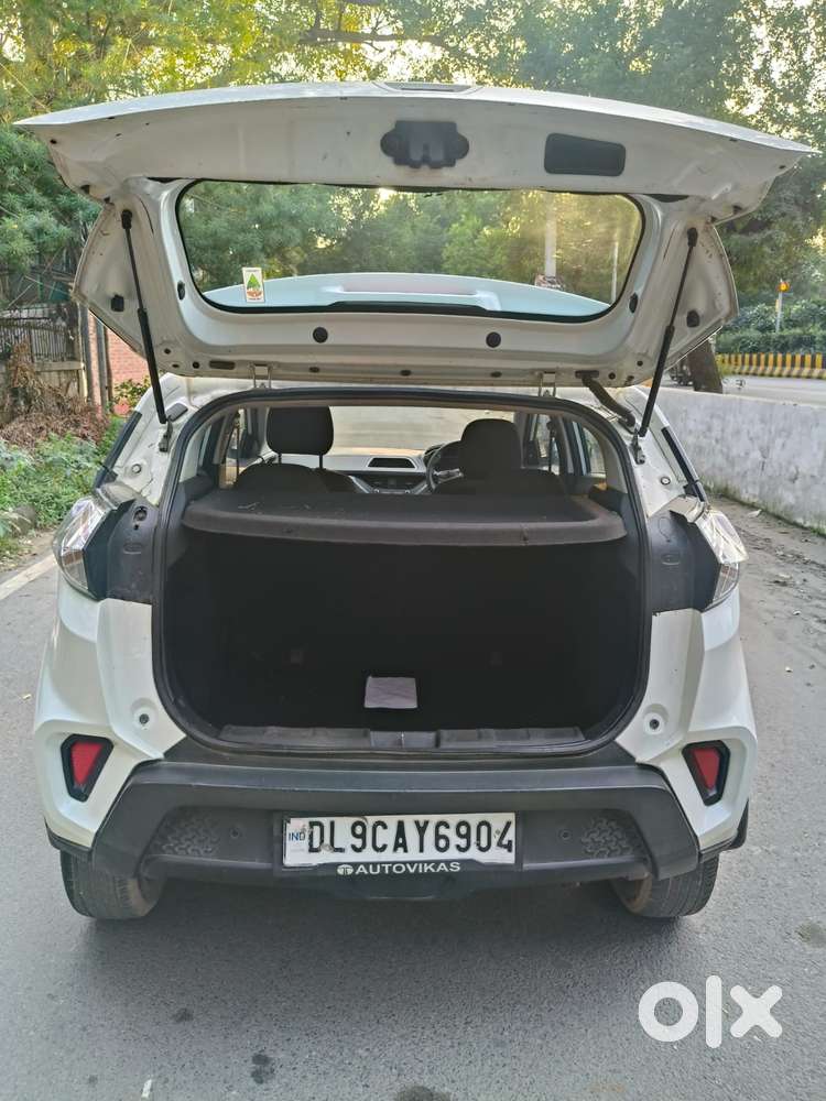 Tata Nexon 1.5 Revotorq Xm (s), 2022, Diesel