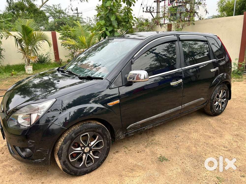 Ford Car 2011, Km Driven 62895