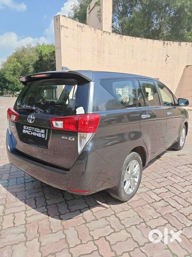 Toyota Innova Crysta