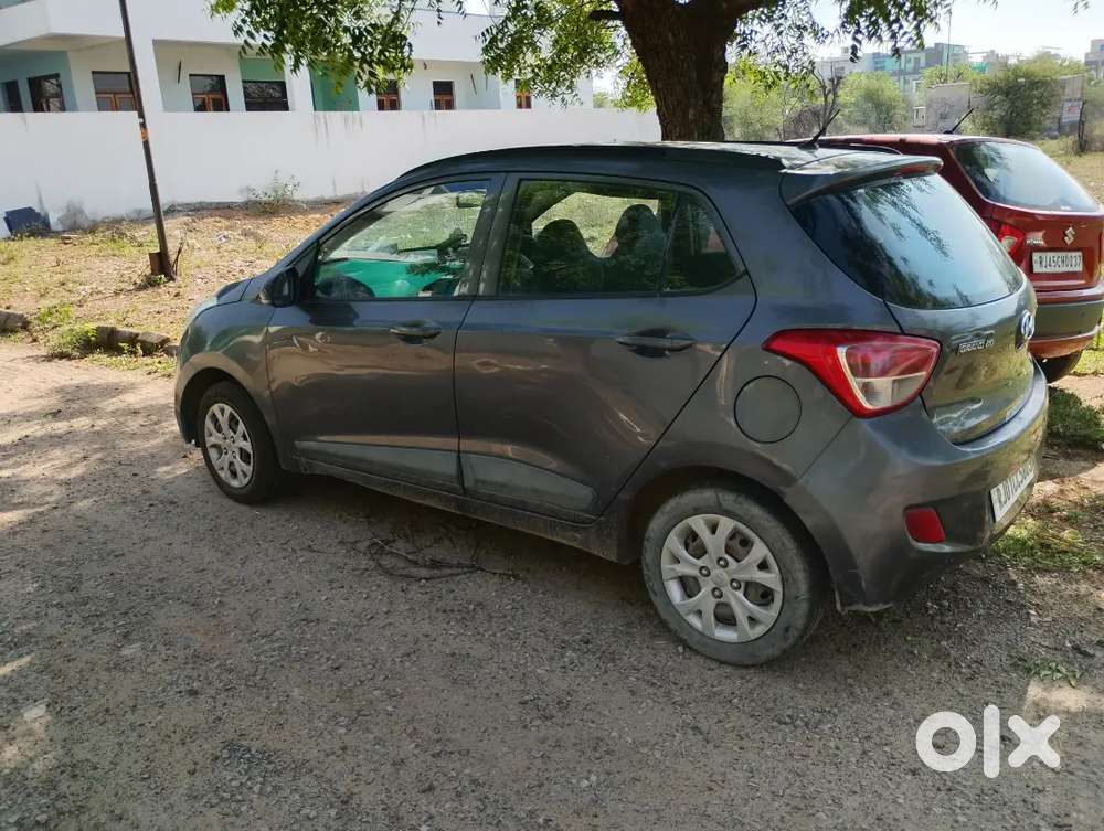 Hyundai Grand I10 2015 Petrol 70500 Km Driven