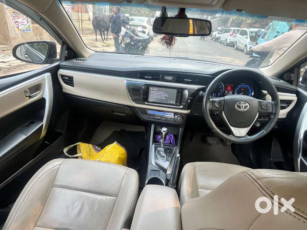 Toyota Corolla Altis 1.8 J, 2016, Petrol