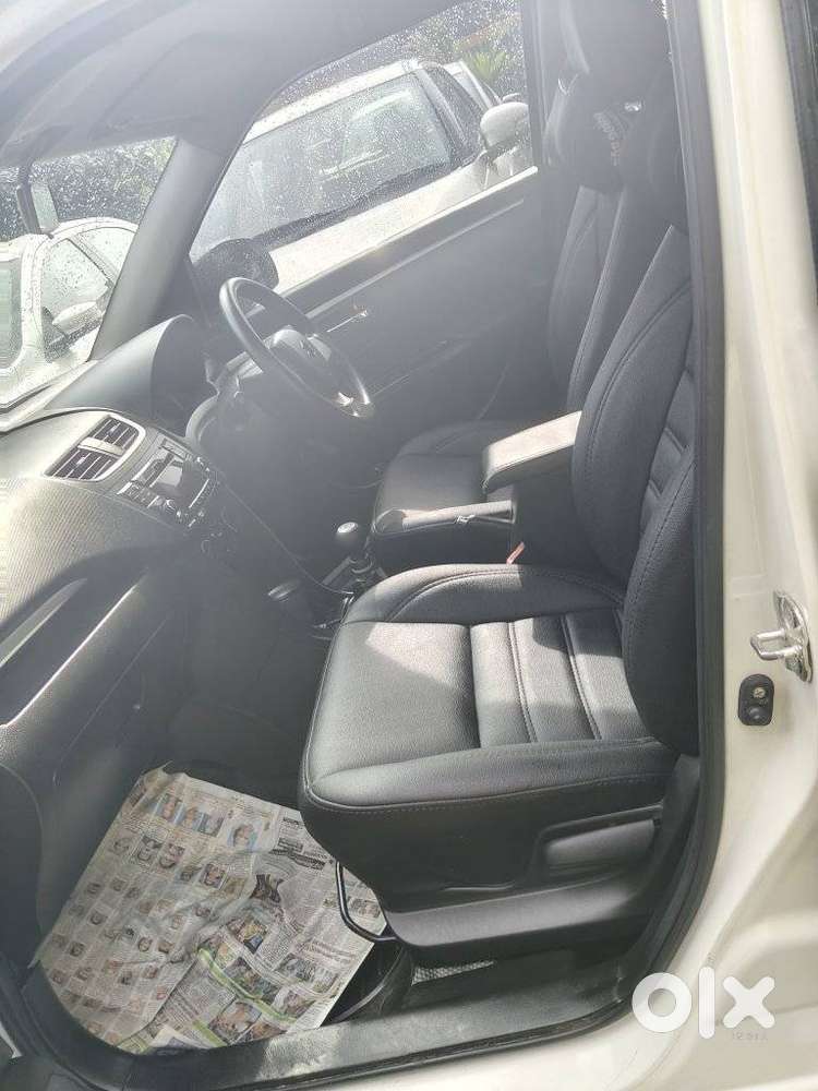 Maruti Suzuki Swift Vxi Abs Bsiv, 2011, Petrol