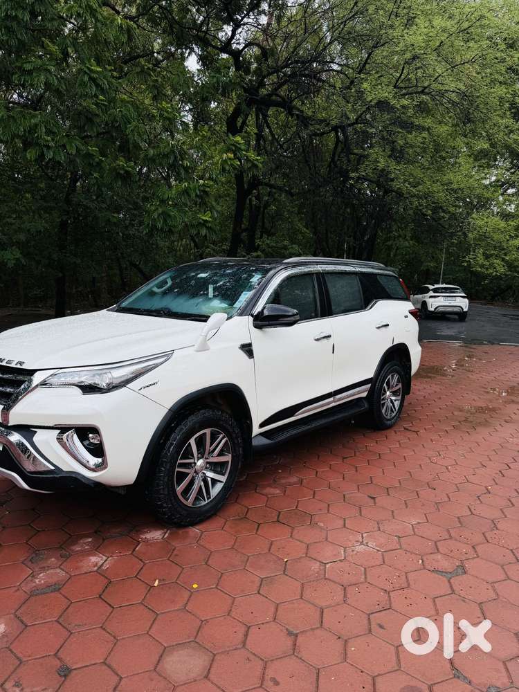 Toyota Fortuner 4x4 Manual Limited Edition, 2019, Diesel