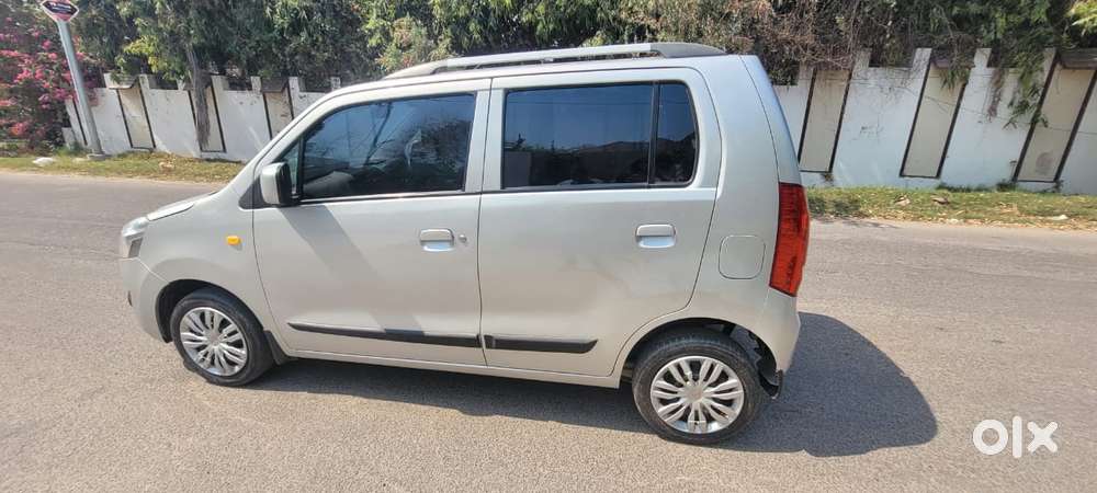 Maruti Suzuki Wagon R Vxi Amt1.2, 2017, Petrol