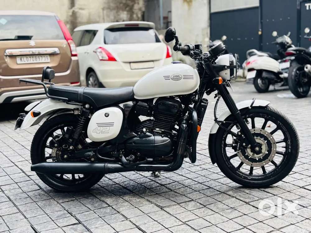 2023 jawa 42 2.1 white
