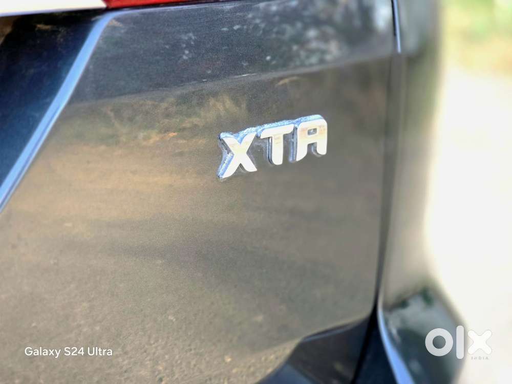 Tata Hexa 2.2 Xta 4x2 6 Str Dual Tone, 2017, Diesel