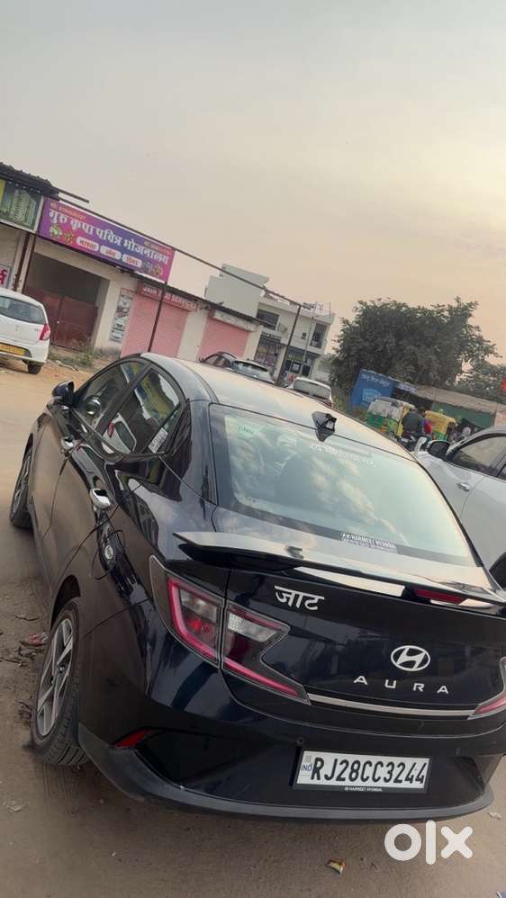 Hyundai Aura Cng & Hybrids Well Maintained