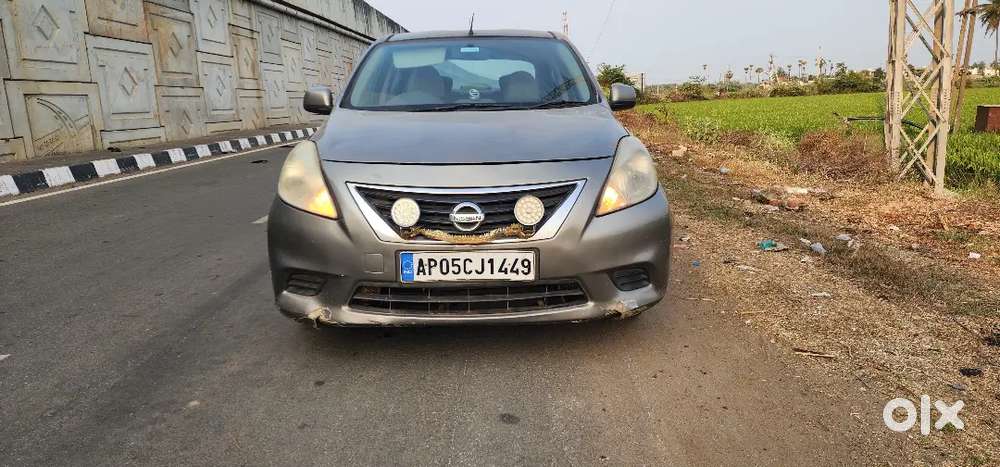Nissan Sunny 2012 Diesel 180000 Km Driven
