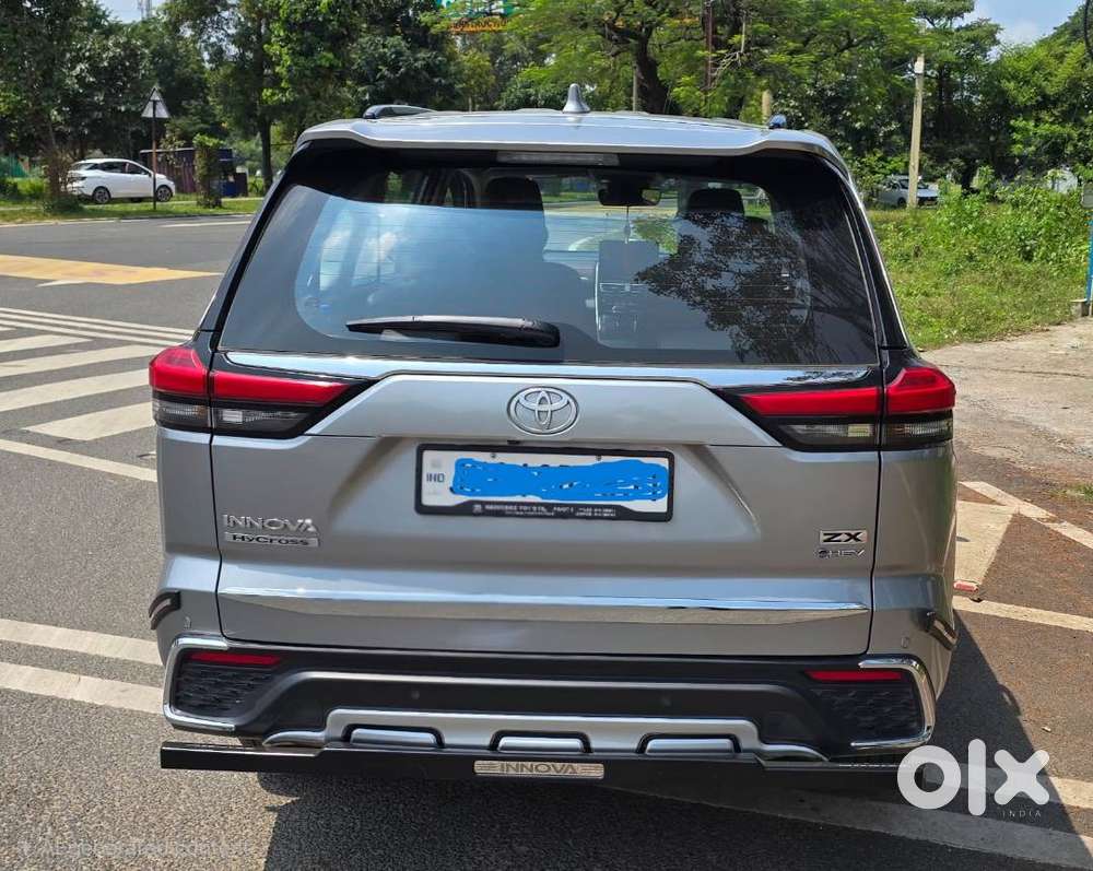 Toyota Innova Hycross Zx Hybrid 7 Seater | 2025 | 14k Km