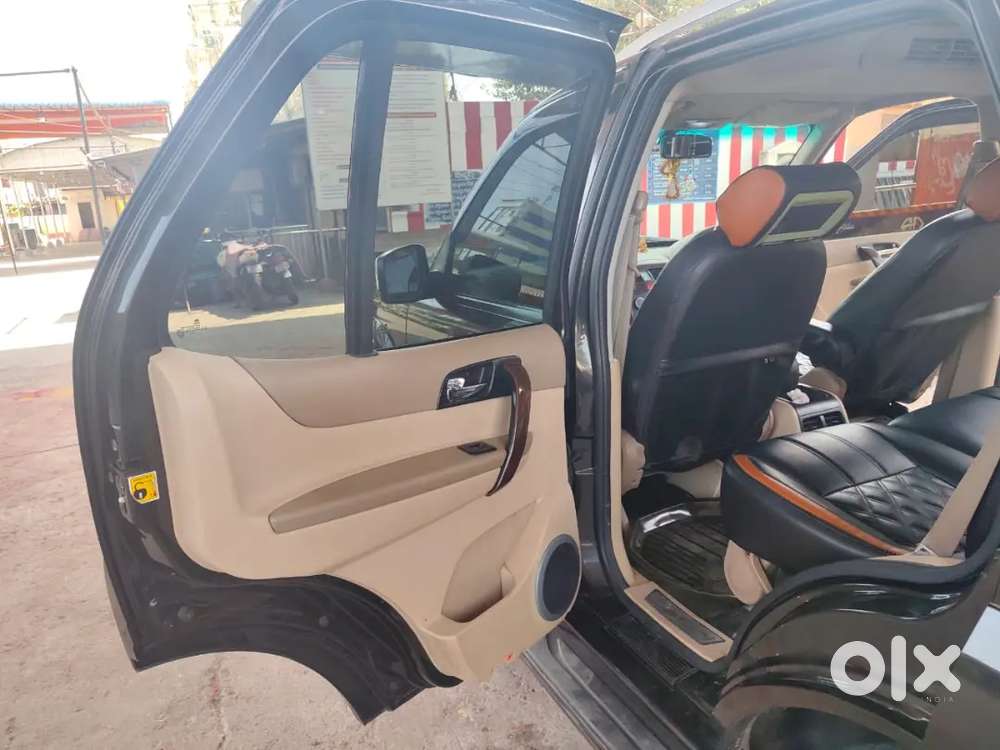 Tata Safari Storme 2015