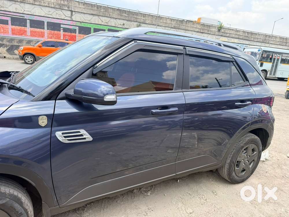 Hyundai Venue Petrol 2023