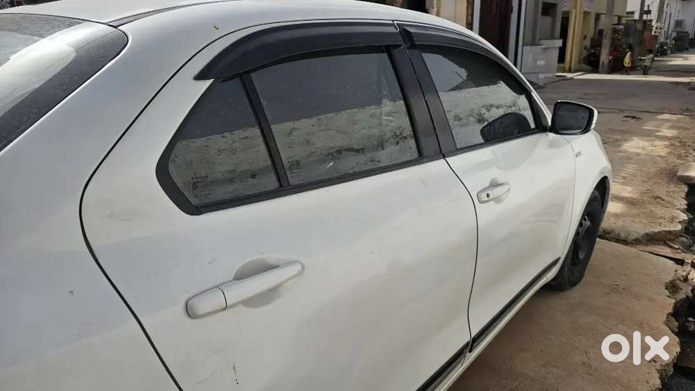 Maruti Suzuki Swift Dzire 2017 Petrol 76500 Km Driven
