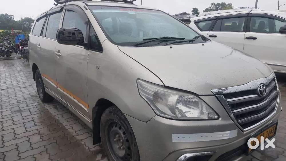 Toyota Innova 2014